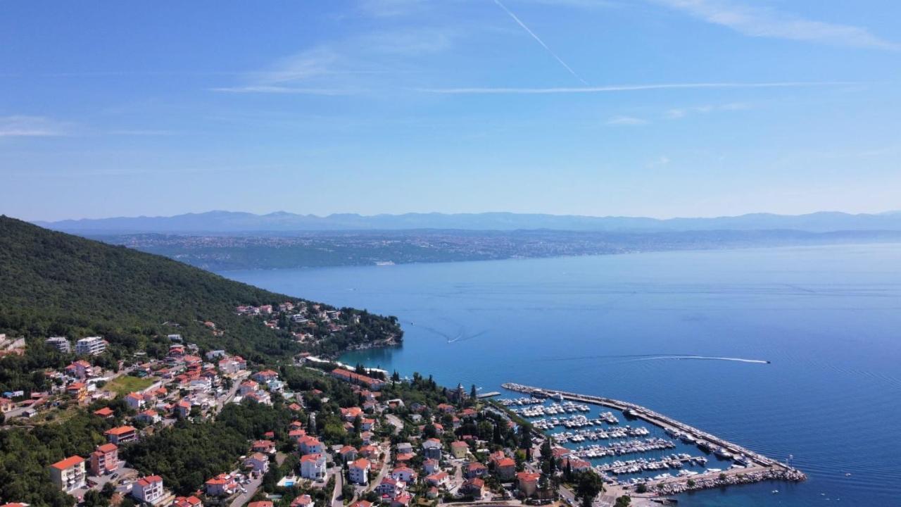 Sea View Apartment In Ičići Zewnętrze zdjęcie